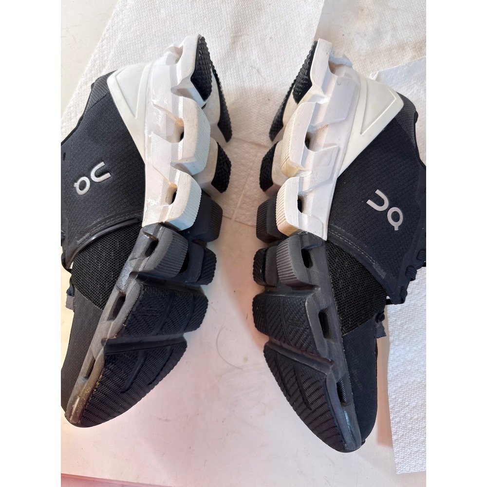 On Cloudflyer Black White Running Shoes Womens 8 71.98671 Swiss Engineering - Picture 3 of 10
